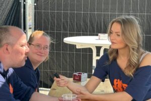 Oliver und Katja im Interview mit Farah
